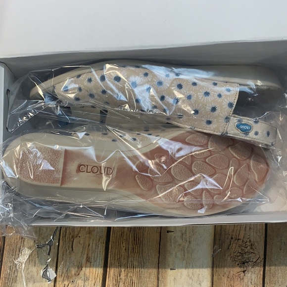 CLOUD FOOTWEAR- Colette Sandal, Size 7.5 US - Picture 5 of 5